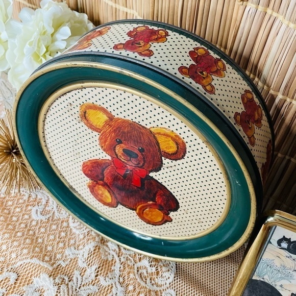 💫 Teddy Bear Cottage Core Large Round Metal Country Tin - Picture 2 of 9